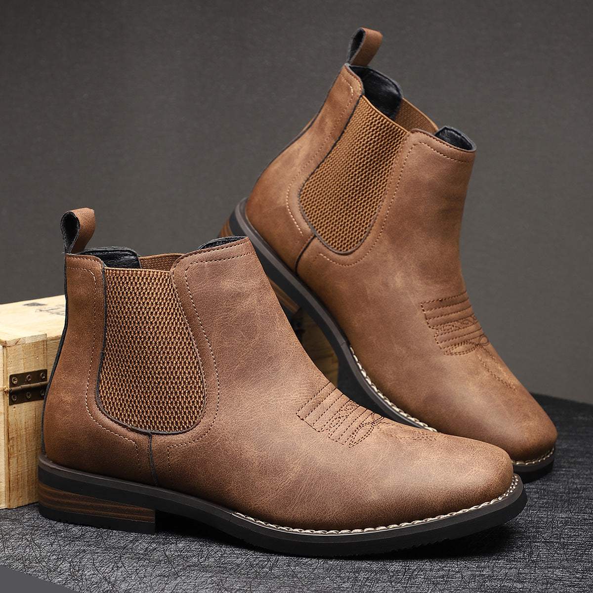 Elegantes botas de piel para hombre
