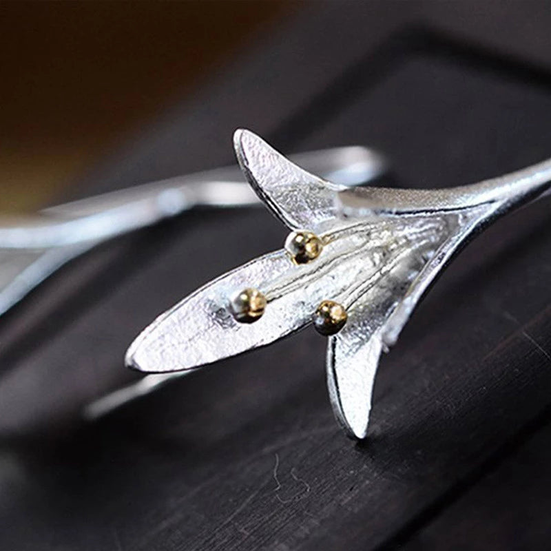 Yarisa | Aretes Florales Elegantes